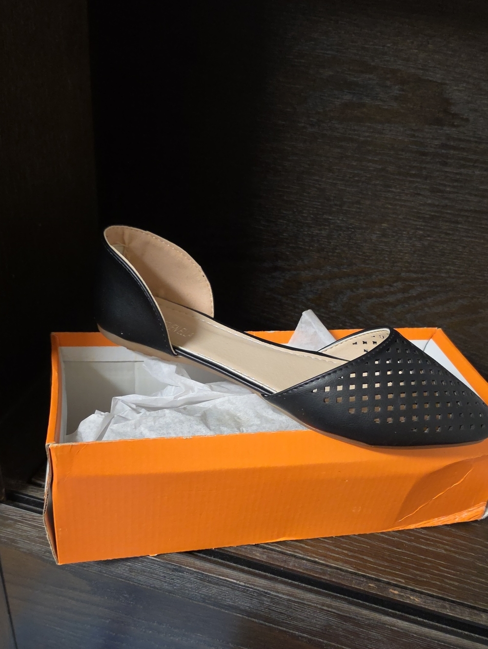 Nwt Women's Black Perforated D'Orsay Flats